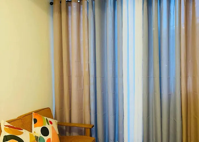 Azure Urban By Rhome Pensión Manila