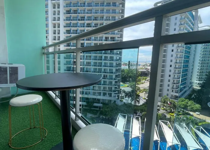 Pensión Azure Urban By Rhome Manila